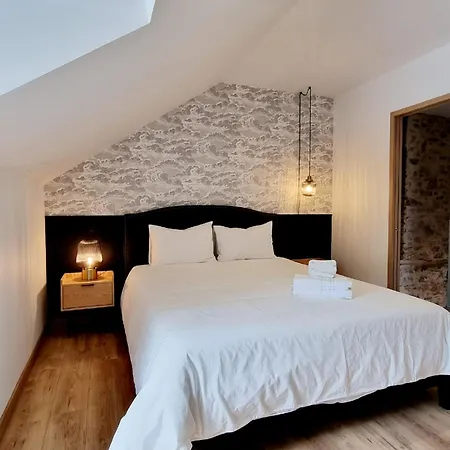 Gite Le Chambougeal Avec Spa Privatif Lagraulière Exterior foto