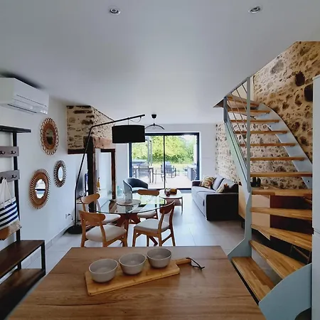 Gite Le Chambougeal Avec Spa Privatif Lagraulière Exterior foto