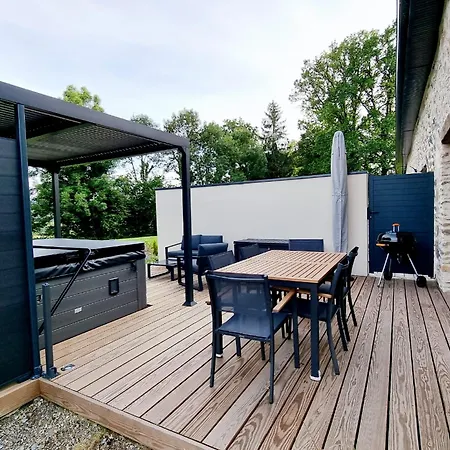 Gite Le Chambougeal Avec Spa Privatif Lagraulière Exterior foto